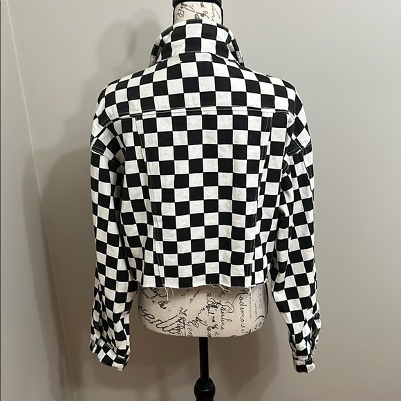 Black and White Checkered Cropped Jacket - Picture 3 of 3
